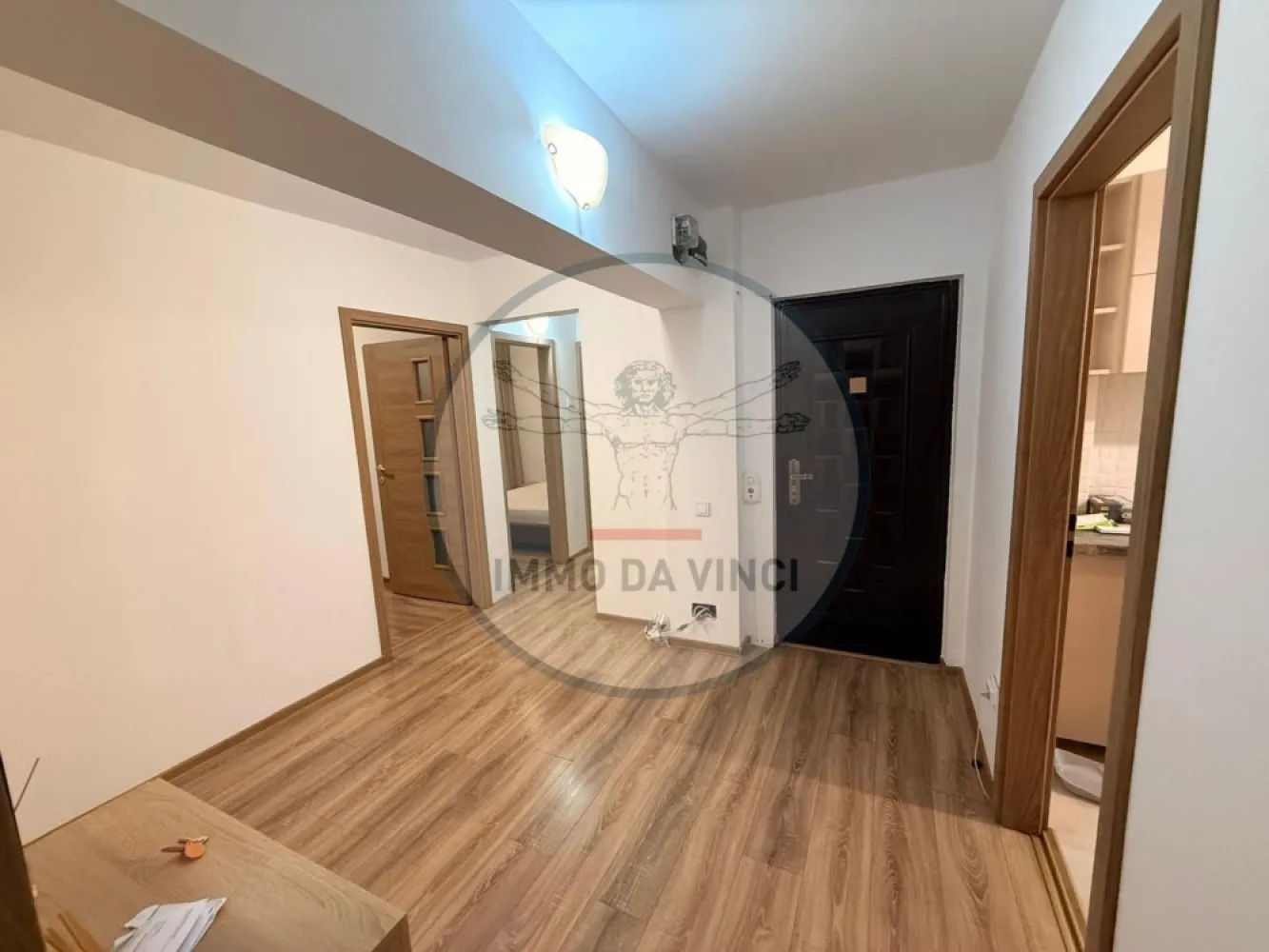 🔑 Apartament 4 camere | 4 dormitoare | 2 băi | 84 mp | Mărăști – Expo - 🔑 Apartament 4 camere | 4 dormitoare | 2 băi | 84 mp | Mărăști – Expo Transilvania Oferim spre închiriere un apartament spațios și luminos, situat în cartierul Mărăști, zona Expo Transilvania, pe strada Dâmboviței nr. 71, etaj 2 din 4. 📐 Suprafață utilă: aproximativ 84 mp 🌞 Expunere sud-vestică – apartament luminos pe tot parcursul zilei 🏠 Compartimentare: 4 camere (4 dormitoare) 3 dormitoare cu pat matrimonial 1 dormitor cu canapea extensibilă Bucătărie închisă, complet mobilată și utilată 2 băi (una cu cadă, una cu cabină de duș) Hol generos Balcon 🛋 Dotări: Mobilat complet Electrocasnice (frigider, aragaz, mașină de spălat etc.) Spații multiple de depozitare Centrală termică proprie Finisaje moderne Etaj intermediar (2/4) 📍 Localizare excelentă: Aproape de Expo Transilvania Stații de autobuz în imediata apropiere Magazine, supermarketuri, farmacii Acces facil spre centru și FSEGA / Iulius Mall Ideal pentru familie, grup de studenți sau persoane care își doresc un apartament compartimentat eficient, într-o zonă foarte bine conectată la oraș. 📞 Pentru detalii și vizionări: 0756 935 933 0749 367 179 }}