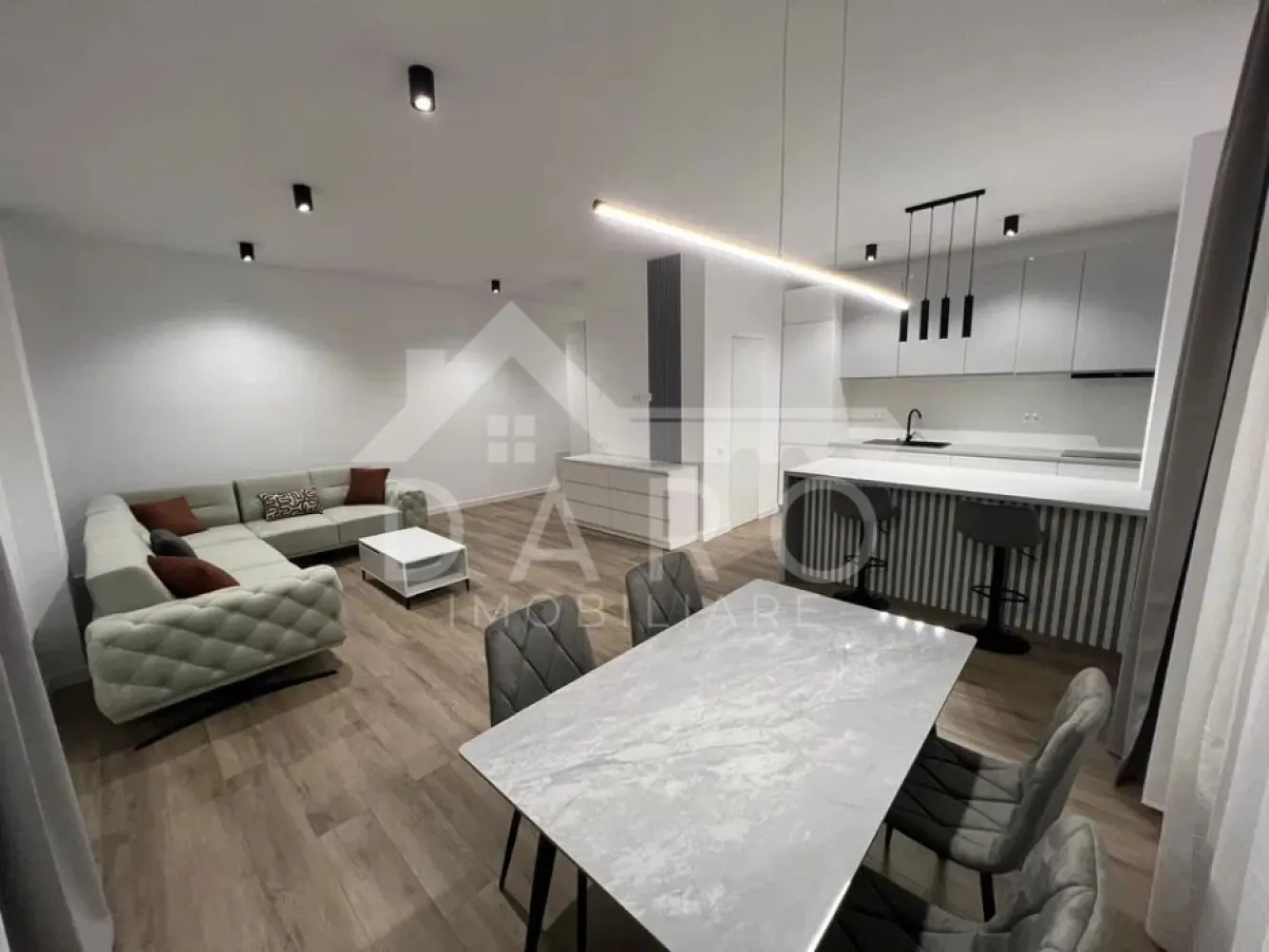 🏡 Apartament de închiriat – 2 camere | Zonă centrală | Parcare