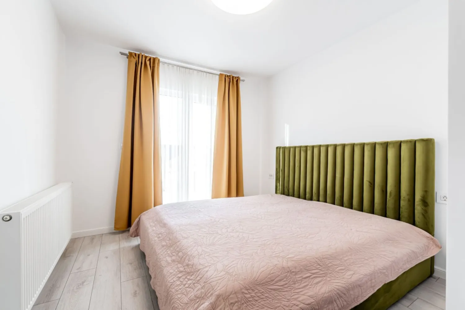 Doua case de vanzare la pret de una in Vladimirescu cartierul Florilor