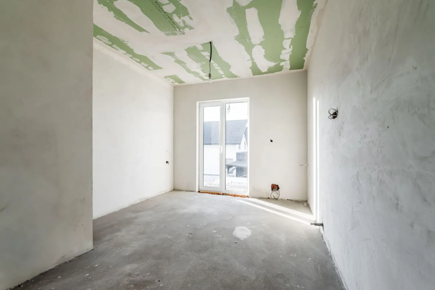 Doua case de vanzare la pret de una in Vladimirescu cartierul Florilor