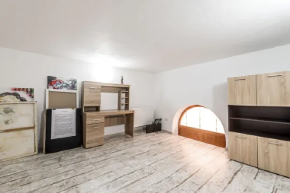 Spatiu comercial - str. Cicio Pop - 97 mp - COMISION 0