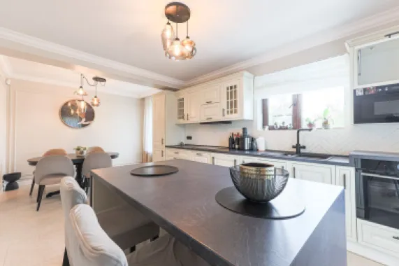 Casă premium în Subcetate, construcție nouă finisaje de lux Comision 0