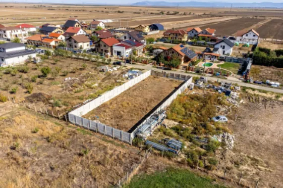 Teren de 733 mp în Livada, cu gard finalizat, Comision 0