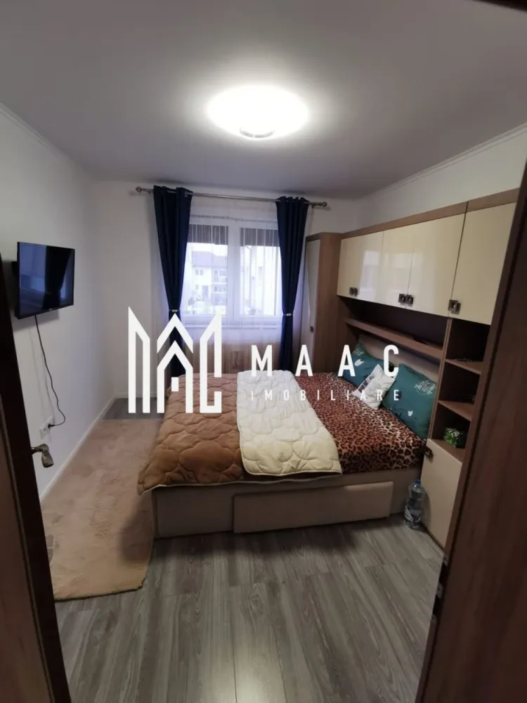 Apartament 3 camere | Etaj 1 | Decomandat | Arhitectilor - MAAC Imobiliare vă propune spre vânzare un apartament modern cu 3 camere, situat într-un imobil construit în anul 2017, amplasat în zona Cartierul Arhitecților. Imobilul are o suprafață utilă de 72 mp, la care se adaugă un balcon generos de aproximativ 12 mp, ideal pentru relaxare. Apartamentul este total decomandat, oferind intimitate și funcționalitate optimă, fiind compartimentat eficient pentru confortul întregii familii. Locuința se vinde complet mobilată și utilată, fiind gata pentru mutare imediată. Este situată la etajul 1 din 3, într-un bloc izolat termic exterior, ceea ce asigură un bun randament energetic și costuri reduse de întreținere. Un avantaj major al proprietății îl reprezintă cele două locuri de parcare înscrise în Cartea Funciară, incluse în preț. Această proprietate este ideală atât pentru locuit, cât și pentru investiție, datorită poziționării excelente și caracteristicilor premium. Pentru mai multe informații și programarea unei vizionări, vă invităm să contactați MAAC Imobiliare. ID: CP2841827. }}
