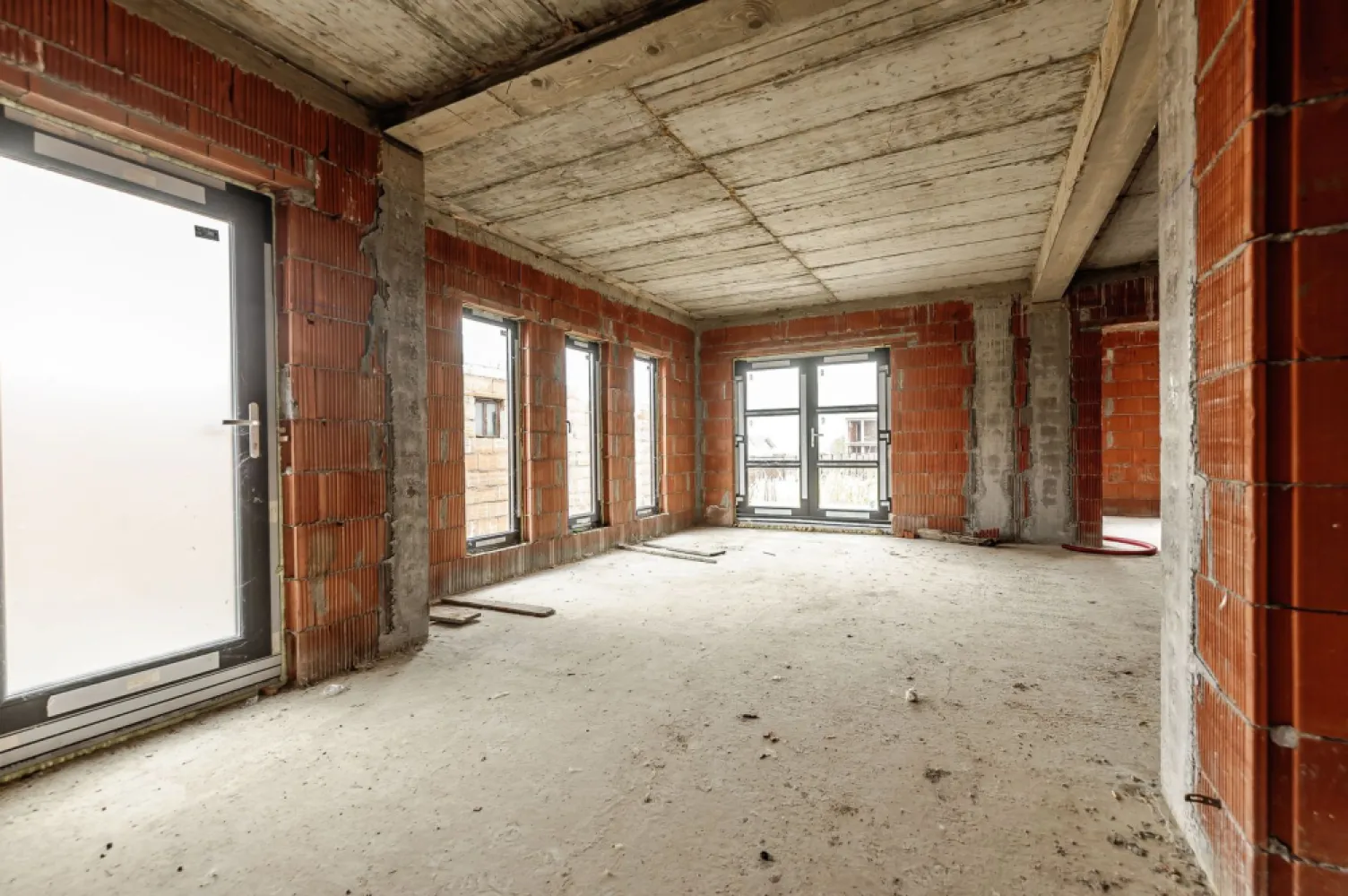 Casă nefinisata la sol in Fântânele, cartier nou Comsion 0