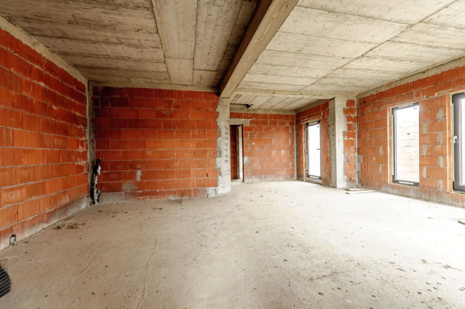 Casă nefinisata la sol in Fântânele, cartier nou Comsion 0