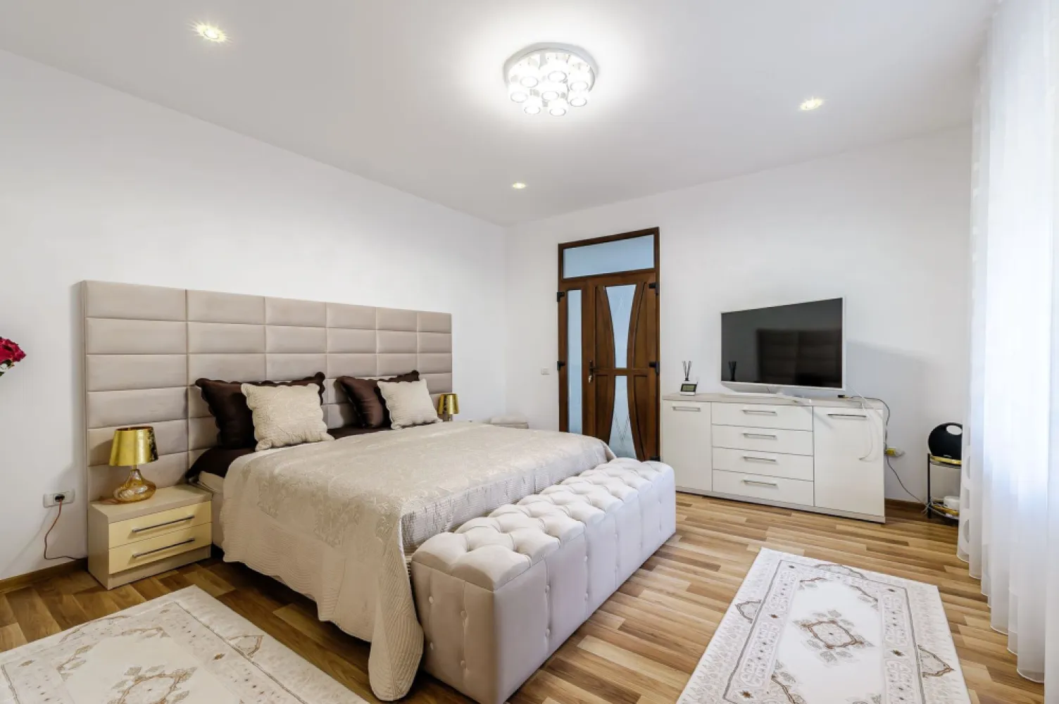 Proprietate de vis cu teren 2.880 mp și facilități PREMIUM Comision 0