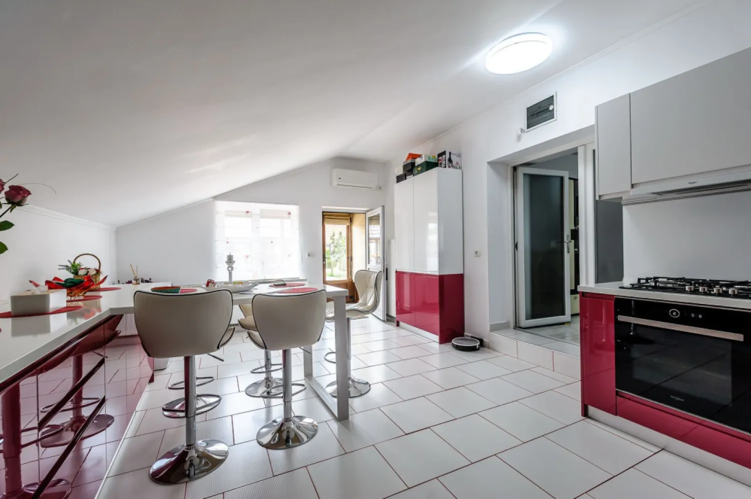 Proprietate de vis cu teren 2.880 mp și facilități PREMIUM Comision 0