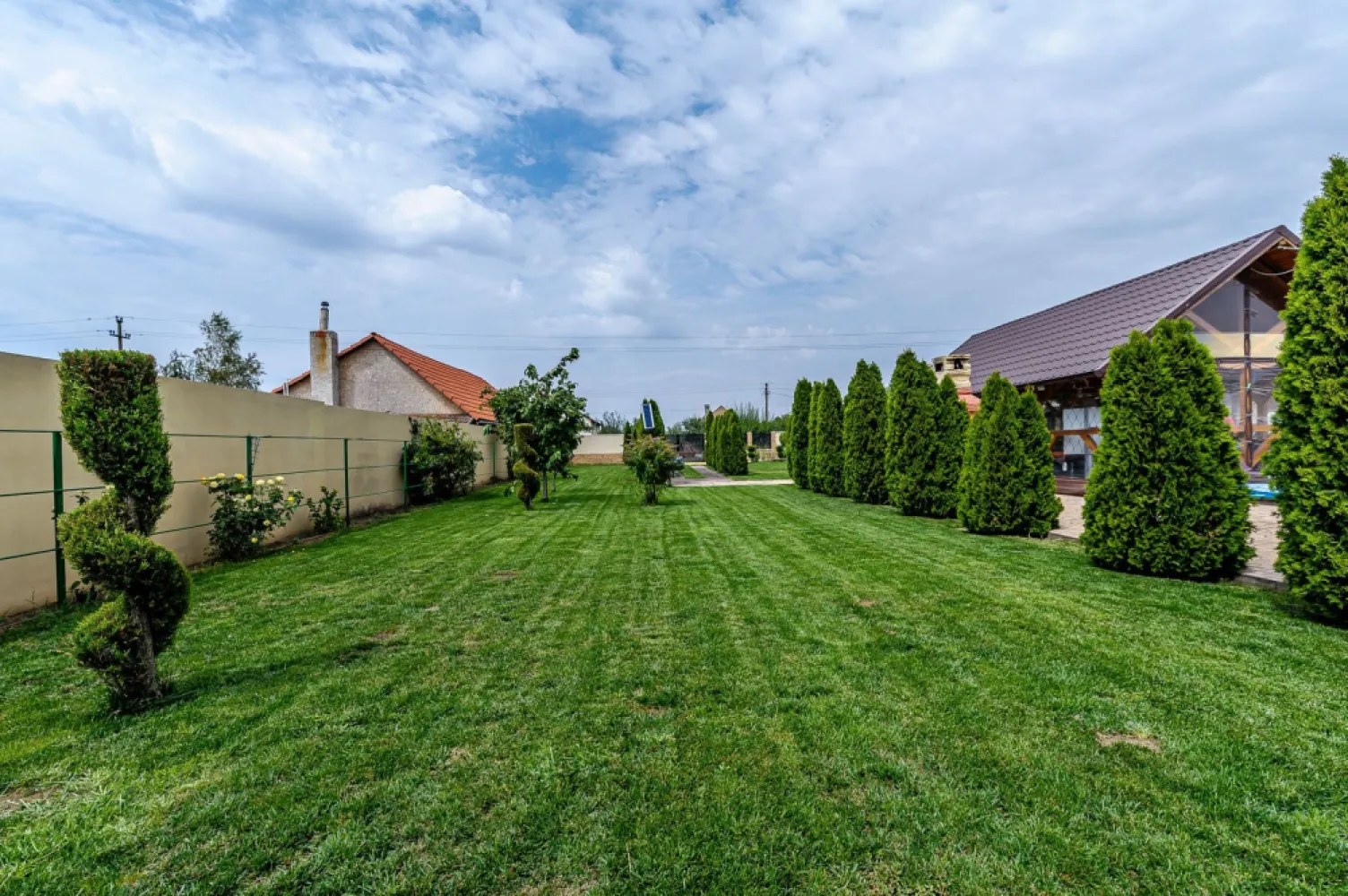 Proprietate de vis cu teren 2.880 mp și facilități PREMIUM Comision 0