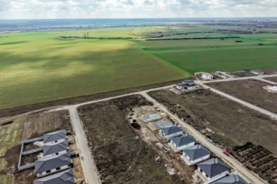 Teren 637 mp | 2 fronturi stradale | Cartier Via Carmina