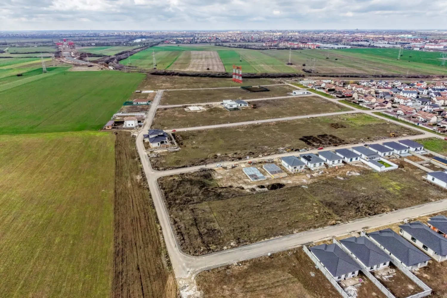 Teren 637 mp | 2 fronturi stradale | Cartier Via Carmina