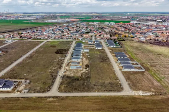 Teren 637 mp | 2 fronturi stradale | Cartier Via Carmina