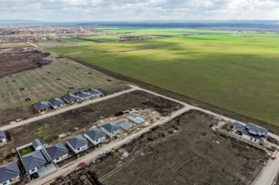 Teren 637 mp | 2 fronturi stradale | Cartier Via Carmina