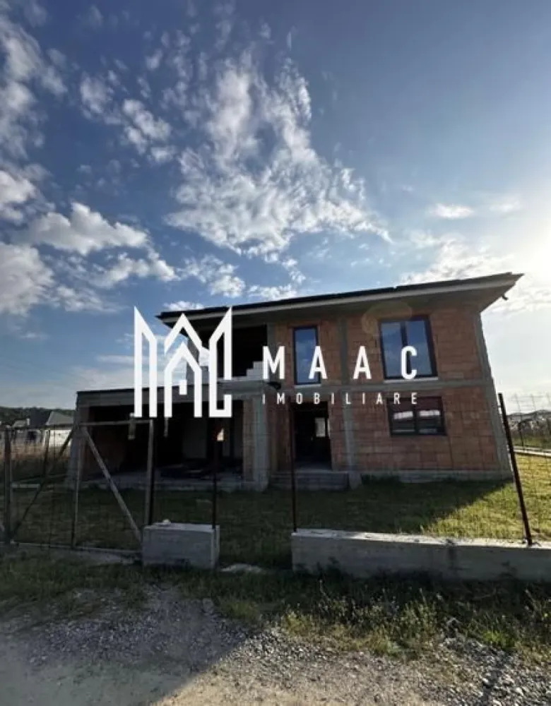 Maac Imobiliare propune spre vânzare Casă nouă P+1 în Budești – Râmnicu Vâlcea, - Vă prezentăm o proprietate modernă, construită pentru uz personal, cu materiale premium și investiție considerabilă, situată într-o zonă liniștită și accesibilă. 📐 Detalii proprietate: Suprafață utilă: 260 mp Suprafață teren: 500 mp Regim de înălțime: Parter + Etaj Garaj interior: 2 locuri auto 🏠 Compartimentare inteligentă: 🔹 Parter: 1 dormitor 1 baie Living spațios open-space Bucătărie modernă Garaj interior generos (2 mașini) 🔹 Etaj: 2 dormitoare, fiecare cu baie proprie Dormitor matrimonial cu dressing separat Terasă mare, ideală pentru relaxare ✔️ În total: 3 dormitoare, 3 băi, living, bucătărie, terasă și garaj 🧱 Construcție și finisaje: Construcție din cărămidă solidă Materiale și finisaje premium Casă realizată pentru uz personal — atenție la detalii și calitate superioară Toate utilitățile necesare pentru mutare imediată Această proprietate este ideală pentru o familie care își dorește confort, spațiu generos și o zonă liniștită, aproape de oraș. 📞 Pentru mai multe detalii și programarea unei vizionări, contactați Maac Imobiliare. }}