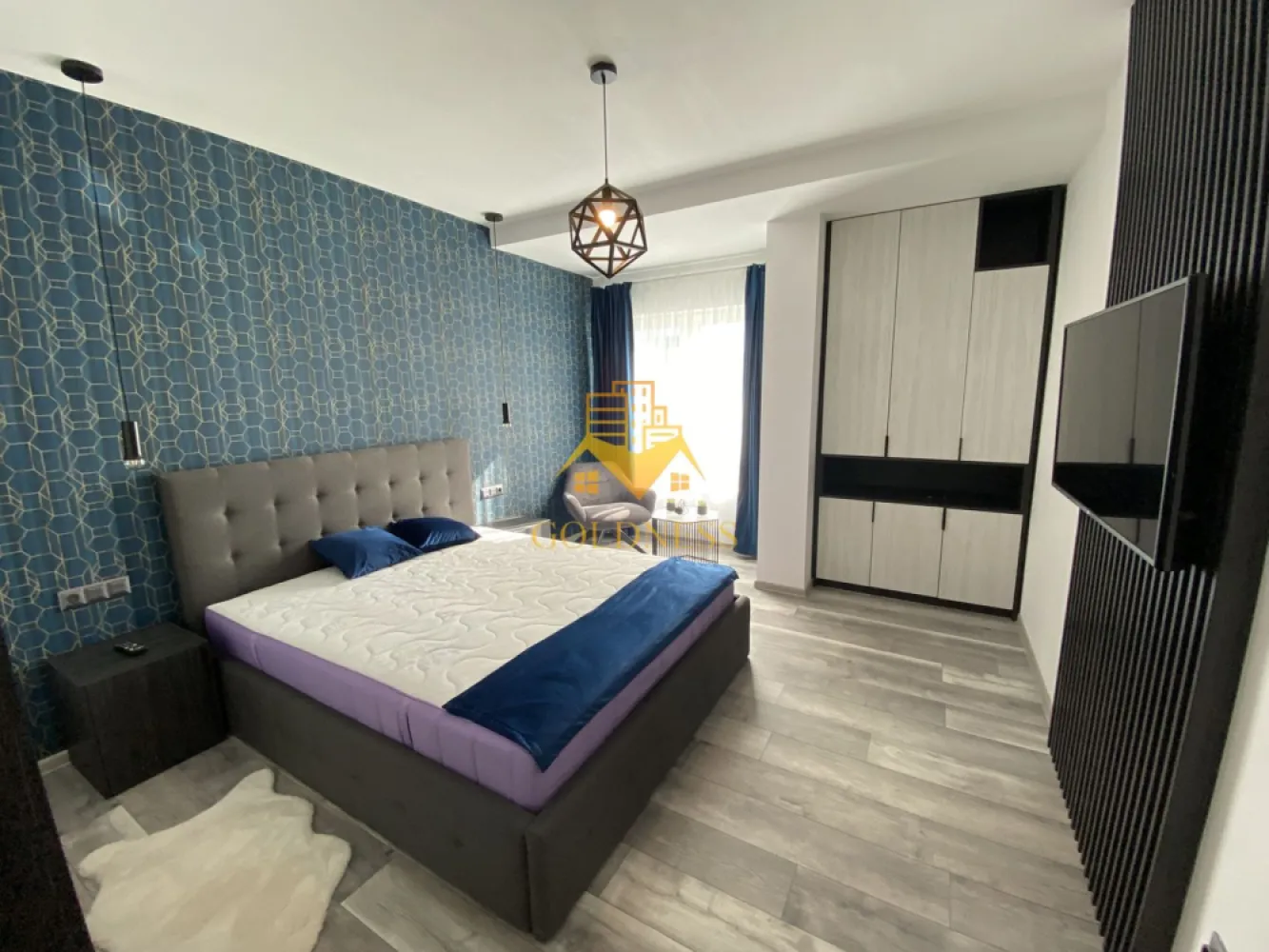 2 camere open space, Parcare, Buna Ziua, Pet Friendly, Grand Park - GOLDNESS Imobiliare vă propune spre închiriere un apartament cu 2 camere complet mobilat și utilat, la etajul 4 într-un imobil de 6 etaje, Zona Grand Park, Buna Ziua. ! Dispune de loc de parcare subteran ! Pet Friendly! - două garanții necesare. Se află în apropierea stațiilor de transport în comun, magazine, restaurante, spații verzi, farmacii, etc. Apartamentul este compartimentat astfel: - dormitor cu pat matrimonial, dressing, noptiere - living cu bucatarie open space complet utilată și mobilată, canapea extensibilă, loc de servit masa . - baie cu cabina de dus, calorifer port prosop și dulap pentru depozitare. - balcon 7 mp. Imobilul este dotat cu toate cele necesare- centrală proprie, frigider, plită, hotă, mașină de spălat haine/ vase, etc. Dacă sunteți interesați de acest apartament și doriți să îl vizionați, dar și pentru alte oferte nu ezitați să ne contactați telefonic sau prin e-mail. Vă stăm la dispoziție! Pentru intermediere se percepe un comision de 50% din prețul chiriei! }}