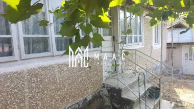 Casă bătrânească de vânzare – Comuna Livezi, Județul Vâlcea