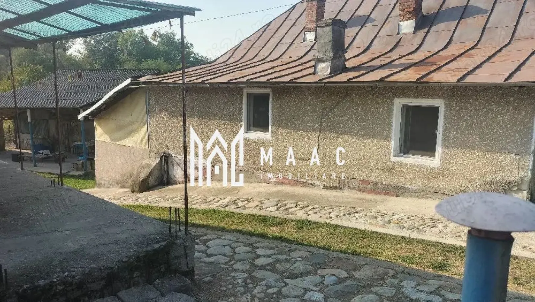 Casă bătrânească de vânzare – Comuna Livezi, Județul Vâlcea - MAAC Imobiliare propune spre vânzare o casă bătrânească situată într-o zonă liniștită, ideală pentru cei care își doresc traiul la țară sau o casă de vacanță aproape de natură. 📌 Detalii proprietate: 🏠 Suprafață casă: 80 mp 🗓 An construcție: 1980 🌳 Suprafață teren curte: 524 mp 🏚 Anexe gospodărești incluse 🌿 Grădină spațioasă – ideală pentru legume, flori sau pomi fructiferi 🌾 Teren agricol suplimentar: 50 ari (5.000 mp) ✅ Beneficii: Zonă liniștită, perfectă pentru locuit permanent sau casă de vacanță Ideală pentru gospodărie, agricultură sau investiție Utilități disponibile în zonă Acces facil O proprietate cu potențial, potrivită pentru cei care apreciază liniștea, aerul curat și spațiul generos. 📞 Pentru mai multe detalii sau programarea unei vizionări, nu ezitați să ne contactați! }}