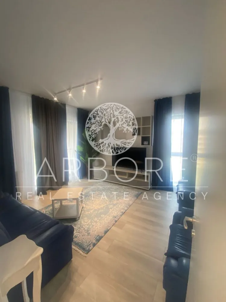 Apartament 2 camere Grozăvești / Politehnica – Novum | Bloc nou 2023 - Vă propunem spre închiriere un apartament cu 2 camere decomandat, complet mobilat și utilat, situat în zona Grozăvești – Splaiul Independenței nr. 313C, în blocul Zen (finalizat în 2023). Locuința se află la etajul 2 și este pregătită pentru mutare imediată, fiind mobilată și utilată complet pentru locuit. Apartamentul beneficiază de o vedere spectaculoasă către Splaiul Independenței și Parcul Politehnicii, oferind un cadru urban modern și aerisit. Poziționarea este excelentă – în imediata apropiere de complexele rezidențiale Novum și Exigent One, precum și de Hotel Ibis, la câțiva pași de Universitatea Politehnica și cu acces facil către mijloacele de transport și centrele de interes din zonă. 2 camere decomandate Bloc nou (2023) Complet mobilat și utilat Vedere deschisă către parc Zonă excelentă – Grozăvești / Politehnica Nu se acceptă animale de companie. Comision agenție: 50% din valoarea primei luni de chirie. Contract minim 1 an Pentru mai multe detalii și vizionări: Arbore Real Estate }}