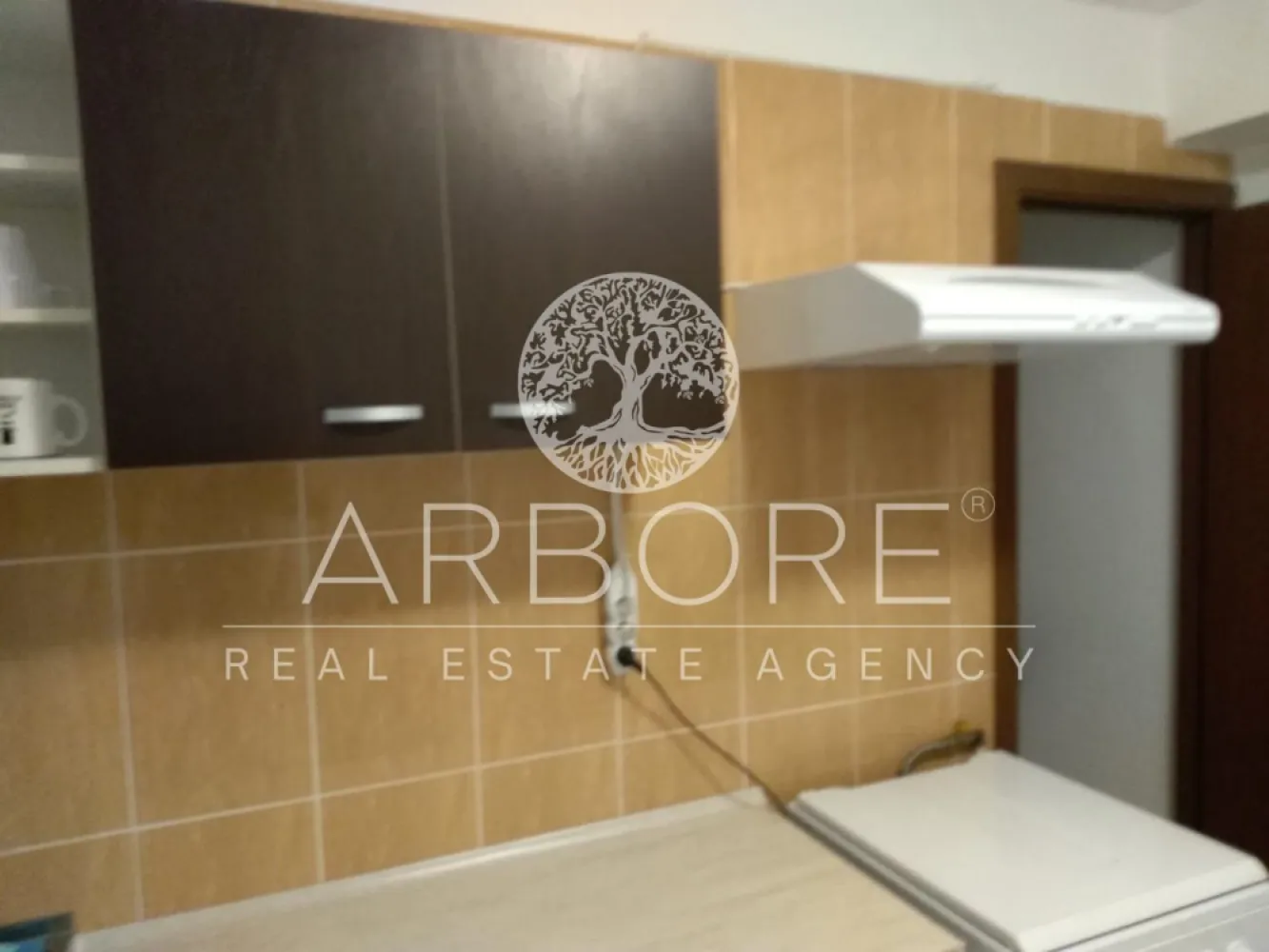 Inchiriere apartament Știrbei Vodă, 3 camere decomandat - Se oferă spre închiriere apartament decomandat cu 3 camere, situat în zona Știrbei Vodă, într-un imobil bine întreținut. Apartamentul este amplasat la etajul 7 din 7, beneficiind de lumină naturală din plin, liniște și o priveliște deschisă. Locuința are o compartimentare practică, cu living generos, două dormitoare separate, bucătărie închisă, baie și spații de depozitare, fiind ideală pentru o familie sau un cuplu care își dorește confort și intimitate. Apartamentul este bine întreținut și gata de mutare. Zona oferă acces rapid către mijloace de transport, centre comerciale, instituții de învățământ și puncte de interes din centrul orașului. ⚠️ Se dorește închirierea către persoane responsabile, fără copii și fără animale de companie. Disponibil imediat . Se inchiriaza complet mobilat si utilat. Va stam la dispozitie pentru informatii suplimentare sau pentru programarea unei vizionari. Comisionul agentiei este de 50% din prima prima luna, iar perioada minima a inchirierii este de 12 luni. Cu deosebita consideratie, Arbore Real Estate }}