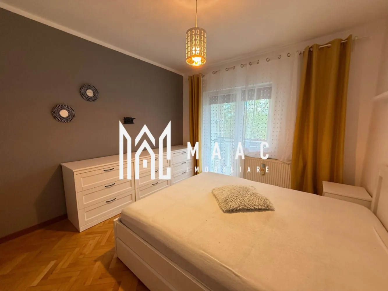 Apartament 3 camere | 2 bai | Renovat | Balcon | V. Aurie