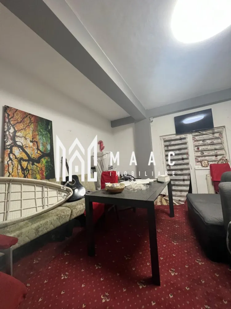 Spatiu comercial | Rezidential | Piata Nord - MAAC Imobiliare vă propune spre vânzare o clădire P+2+M situată în municipiul Râmnicu Vâlcea, în cartierul Nord, zona Piață – o locație excelentă, cu vizibilitate foarte bună și acces facil către principalele puncte de interes ale orașului. Imobilul are o suprafață de aproximativ 250 mp și este compartimentat eficient, fiind ideal atât pentru locuință individuală, cât și pentru activități comerciale sau de birouri (sediu firmă, clinică medicală, cabinete, after-school, spații administrative etc.). Proprietatea dispune de: * Regim de înălțime Parter + 2 Etaje + Mansardă * Spații generoase și luminoase * Compartimentare flexibilă, adaptabilă diverselor tipuri de activitate * Locuri de parcare închiriate de la primărie, un avantaj important pentru viitorii proprietari, angajați sau clienți Poziționarea în zona Pieței Nord oferă un vad comercial bun și potențial ridicat de investiție, fiind potrivită atât pentru utilizare proprie, cât și pentru dezvoltarea unei afaceri sau obținerea de venit din chirii. Pentru mai multe informații și programarea unei vizionări, echipa MAAC Imobiliare vă stă la dispoziție. ID : CP2944931 }}