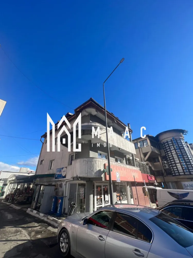 Spatiu Comercial | Rezidential | Piata Nord - MAAC Imobiliare vă propune spre închiriere o clădire P+2+M situată în municipiul Râmnicu Vâlcea, în cartierul Nord, zona Piață – o locație cu vizibilitate foarte bună și acces facil către principalele puncte de interes ale orașului. Imobilul are o suprafață totală de aproximativ 250 mp, fiind compartimentat eficient și pretabil atât pentru locuință, cât și pentru activități comerciale sau de birouri (sediu firmă, clinică, cabinet, after-school, spații administrative etc.). Clădirea oferă: * Regim de înălțime Parter + 2 Etaje + Mansardă * Spații generoase și luminoase * Posibilitate de organizare flexibilă a activității * Locuri de parcare închiriate de la primărie, un avantaj important pentru angajați și clienți Poziționarea în zona Pieței Nord asigură vad comercial bun și acces rapid la mijloace de transport, magazine și alte servicii. Pentru detalii suplimentare și programarea unei vizionări, echipa MAAC Imobiliare vă stă la dispoziție. ID : CP2944878 }}