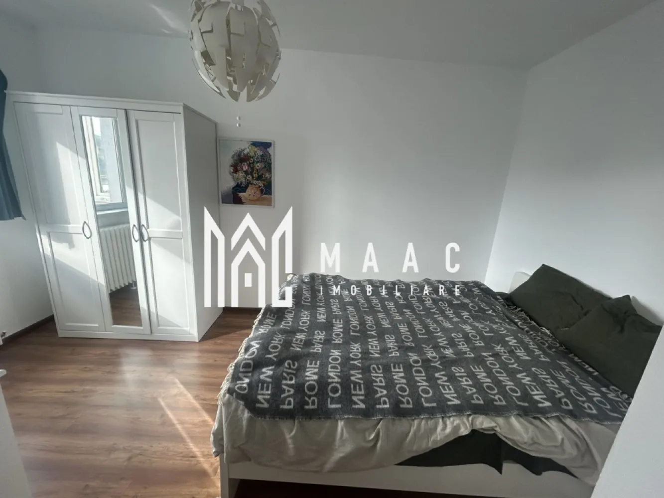 Apartament 2 Camere I Etaj intermediar-3 I Renovat I Rahovei - Va propunem spre vanzare un apartament de 2 camere situat la etajul 3 din 4 al unui imobil din zona de Rahovei-Ciresica. Caracteristici principale: Suprafață: 37 mp Compartimentare: 2 dormitoare Bucătărie Baie Hol Balcon Stare și dotări: Complet utilat Apartament curat, îngrijit, toate funcționale Nu a fost niciodată închiriat Nelocuit în ultimii ani, dar revizuit periodic Localizare și avantaje: Foarte aproape de centre comerciale. Acces rapid la mijloace de transport în comun Magazine, servicii și facilități în imediata apropiere Apartamentul este ideal atât pentru locuință proprie, cât și pentru investiție, fiind gata de mutare imediată. Pentru mai multe detalii precizati telefonic ca ati vazut anuntul cu ID: CP2939852 }}