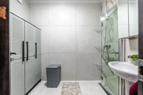 Apartament ultracentral cu loc de parcare, 2 camere cu terasa proprie