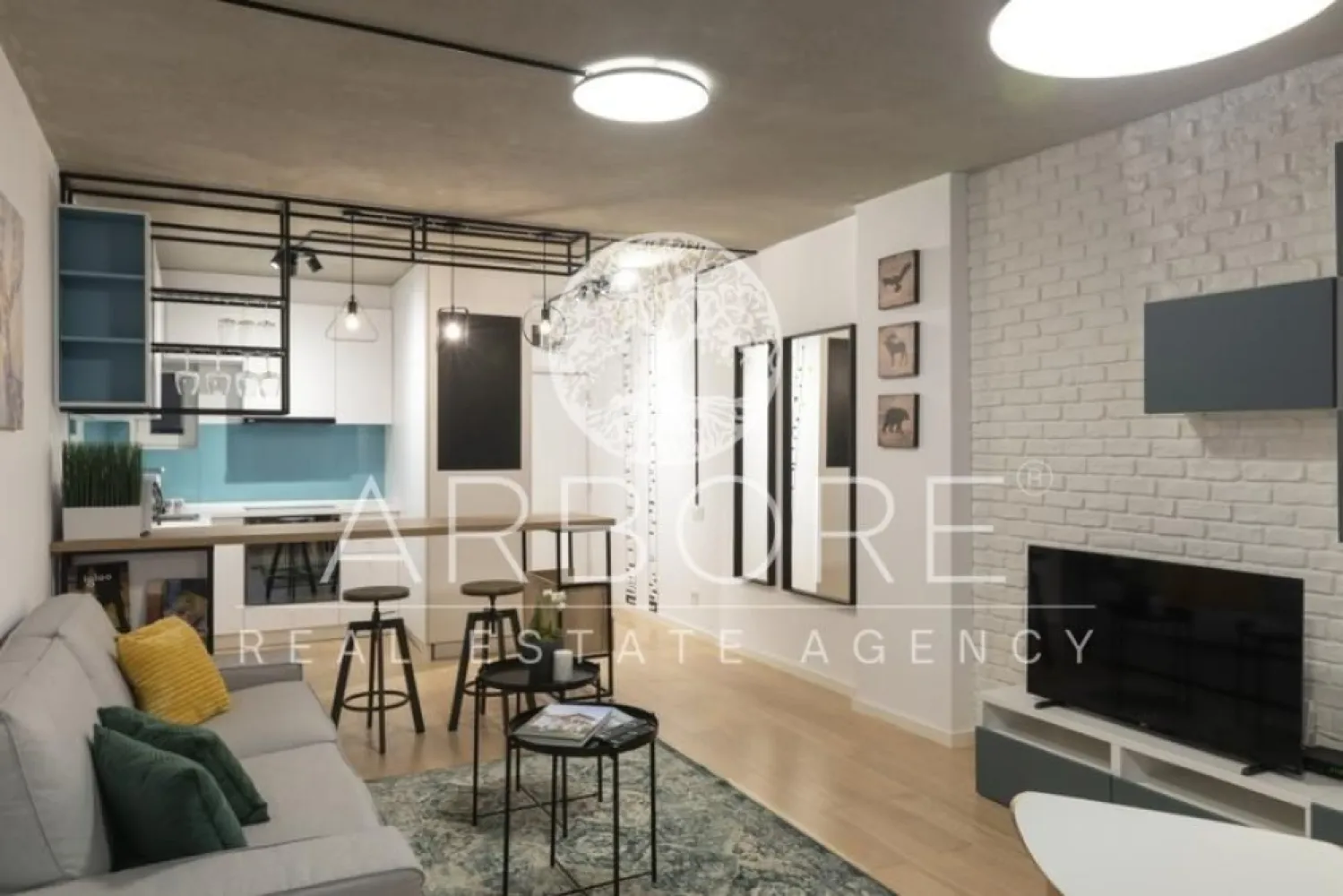 Apartament 3 camere, Sala Palatului, Blocul turn, etaj1 - Inchiriere apartament 3 camere ultracentral Living deschis cu bucatarie inclusa, a treia cu acces din dormitorul principal. Ideal birou, dressing, camera copil Pozitie: in blocul turn, Sala Palatului Design contemporan, complet mobilat si dotat (masina spalat rufe, masina spalat vase, frigider, aragaz, cuptor, microunde, cafetiera etc) Disponibil imediat . Se inchiriaza complet mobilat si utilat. Va stam la dispozitie pentru informatii suplimentare sau pentru programarea unei vizionari. Comisionul agentiei este de 50% din prima prima luna, iar perioada minima a inchirierii este de 12 luni. Cu deosebita consideratie, Arbore Real Estate }}