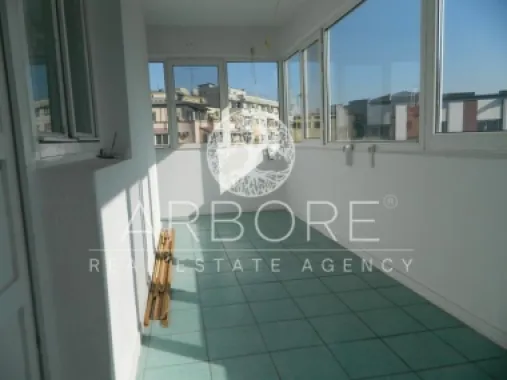 Apartament lux, zona Piata Victoriei, 4 camere , 2 bai, centrala termica terasa