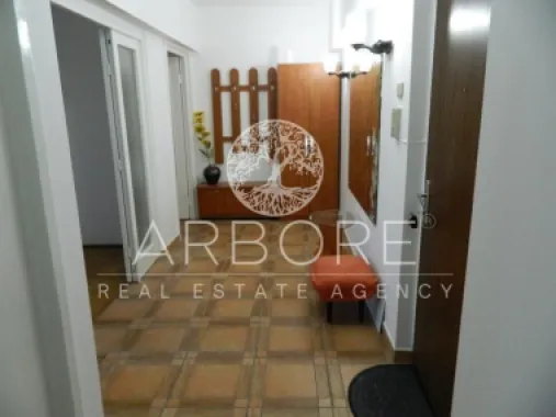 Apartament lux, zona Piata Victoriei, 4 camere , 2 bai, centrala termica terasa