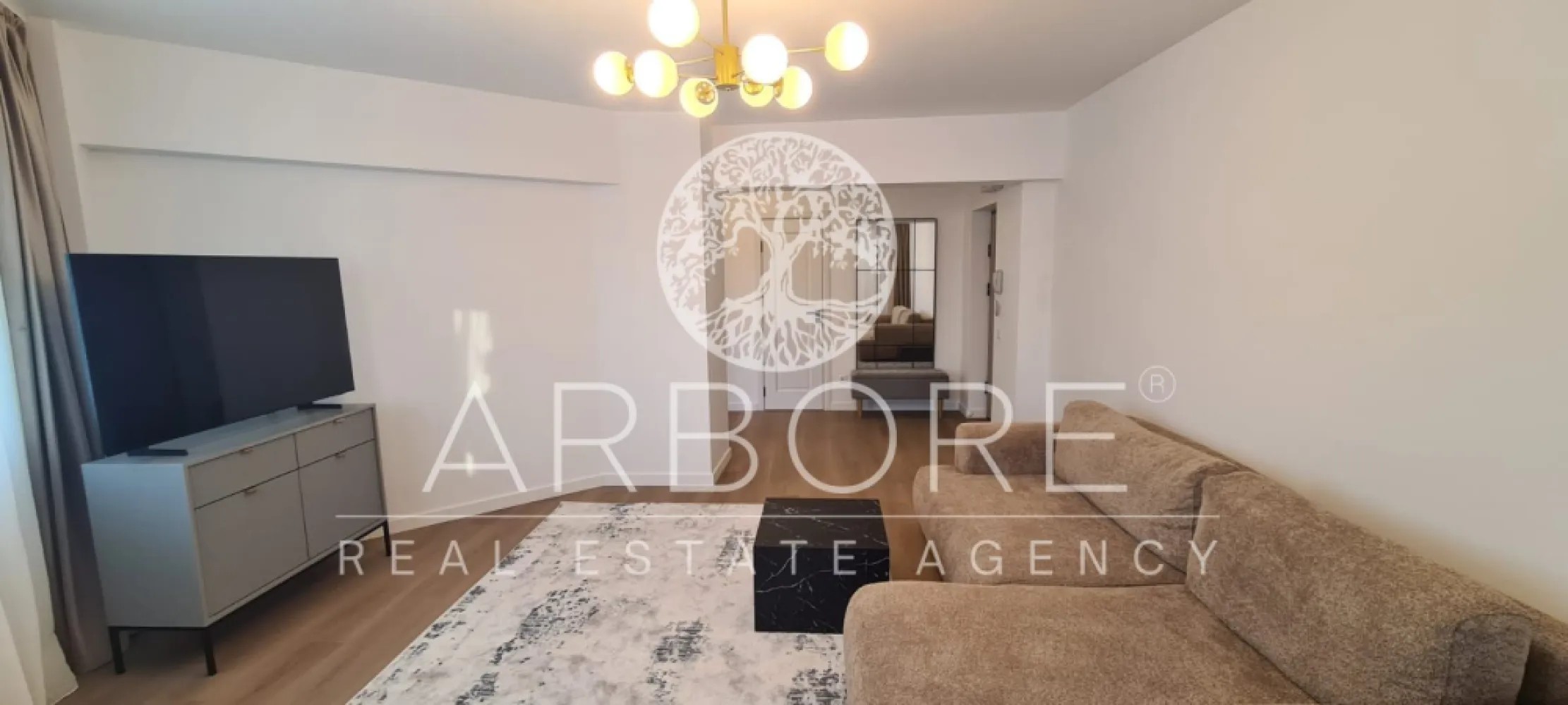 PRIMA ÎNCHIRIERE•Ultracentral•Încălzire centrală gaze - Ultracentral - București, Sector 2 - Bloc construit in 1985 - Încălzire și apă caldă cu centrala pe gaz a blocului - Finisaje premium PROPRIETAR Apartament cu 2 camere, foarte spațios, cu doua balcoane, complet renovat, aflat la prima închiriere. Totul este complet nou, modern și neutilizat – un spațiu impecabil care merită văzut! Localizare excelentă: • acces rapid pe jos către Universitate și centrul vechi • zona superbă, recent renovată de primăria Sectorului 2 în cadrul proiectului "Noul centru vechi al Bucureștiului" • La mai puțin de 3 minut de mers până la stația de tramvai 5 (tramvaiul "corporatiștilor", care ajunge in zona de birouri Pipera) • la 2 minute de mers până la stațiile de troleibuz și autobuz de pe Bd. Carol I • 3 min de mers până la stația de tramvai de pe Calea Moșilor • Mega Image la parterul blocului • Mega Image non-stop la 2 minute de mers pe jos Încălzirea imobilului și apa caldă sunt asigurate de centrala pe gaze a blocului, funcționând fără întreruperi, tot timpul anului. Bloc solid, construit in anul 1985, cu lift schimbat în anul 2025. Aflat la etajul 5/7, cu doua balcoane încăpătoare și cu o vedere deosebită asupra cartierului Mântuleasa din toate încăperile, apartamentul este foarte spațios, având 64 mp utili, luminos, aerisit și decomandat, compartimentat inteligent: • Living generos + balcon mare, închis • dormitor + balcon mare, închis • o baie luminoasă, cu fereastră • dressing încăpător • Bucătărie complet utilată, totul nou, mașină de spălat vase, hota cu evacuare, cuptor și plita cu inducție, etc. • cămară cu mașină de spălat și zona de depozitare Dotări & facilități: - Aer condiționat - 2 x smart TV Samsung de 138 cm și 108 cm - Încălzire cu centrala pe gaz a blocului - Mașină de spălat rufe - Mașină de spălat vase - Plita și cuptor electric - Cuptor cu microunde - Hota cu evacuare exterioarà - Mobilier la comandă - electrocasnice noi, marca Samsung și Whirlpool Un apartament cu adevărat special — combinația perfectă între localizare ultracentrală, confort, calitate și accesat foarte facil la toate punctele de interes pe jos, sau cu mijloacele de transport din imediata apropriere. Disponibil imediat . Seinchiriaza complet mobilat si utilat. Va stam la dispozitie pentru informatii suplimentare sau pentru programarea unei vizionari. Comisionul agentiei este de 50% din prima prima luna, iar perioada minima a inchirierii este de 12 luni. Cu deosebita consideratie, Arbore Real Estate }}