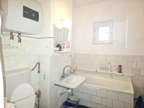 Vanzare - apartament cu 2 camere, Micro 20, J-uri