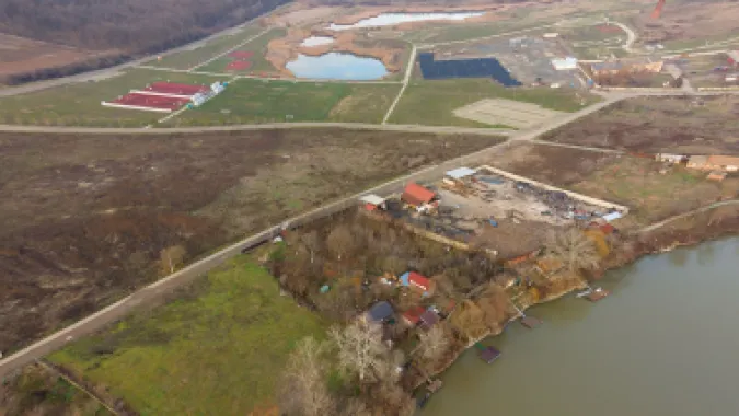 Teren intravilan 2.600 mp pe Malul Mureșului Alfa