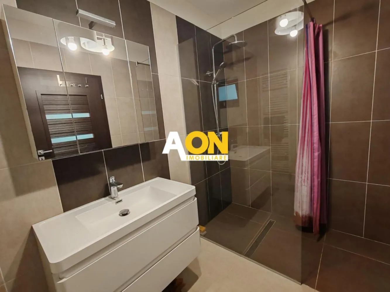 Casa 3 Camere, 179 mp Construiti, Teren 784 mp, Zona Cetate