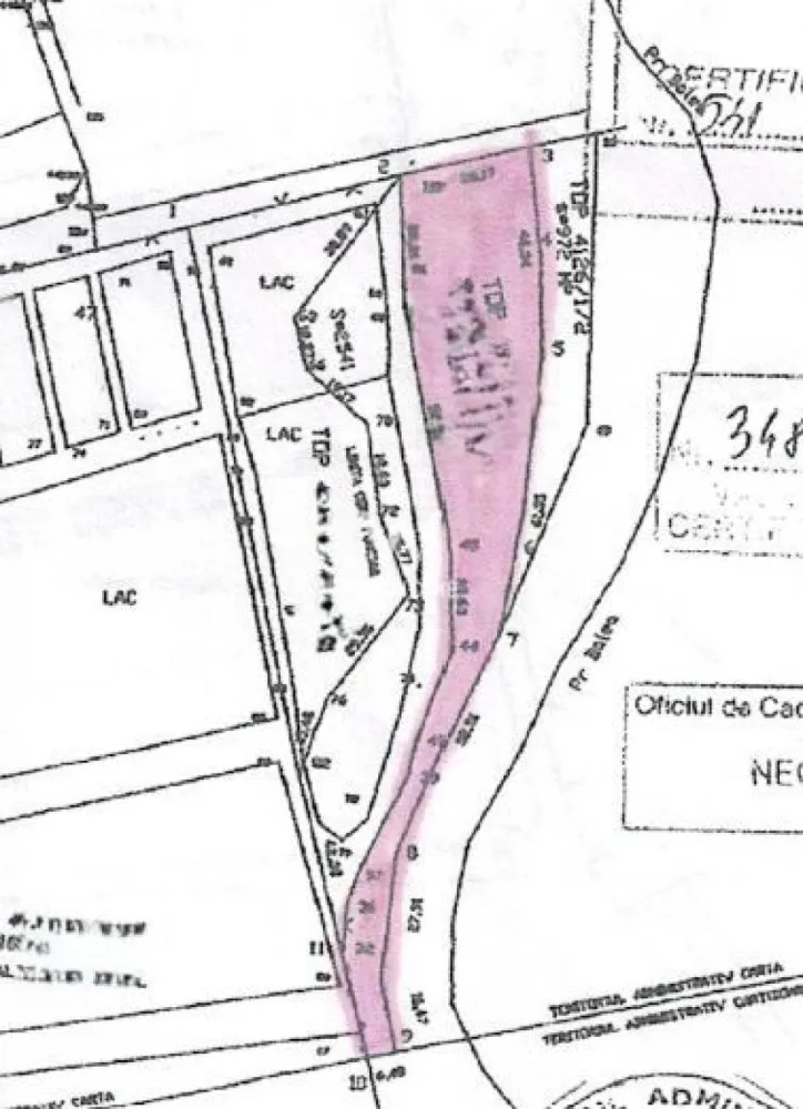 Teren Extravilan situat la intersectia DN1 cu Transfagarasan - Va propunem spre vanzare un teren Extravilan situat la intersectia DN1 cu Transfagarasan Deschidere 20 m la DN 7C-Transfagarasan Suprafata 3000 mp. Distanta faata de utilitati aprox. 100m Pretabil investitie, cabana, Pret: 17000 euro. }}