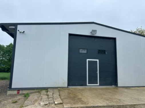 hala de vanzare zona vicovu de jos