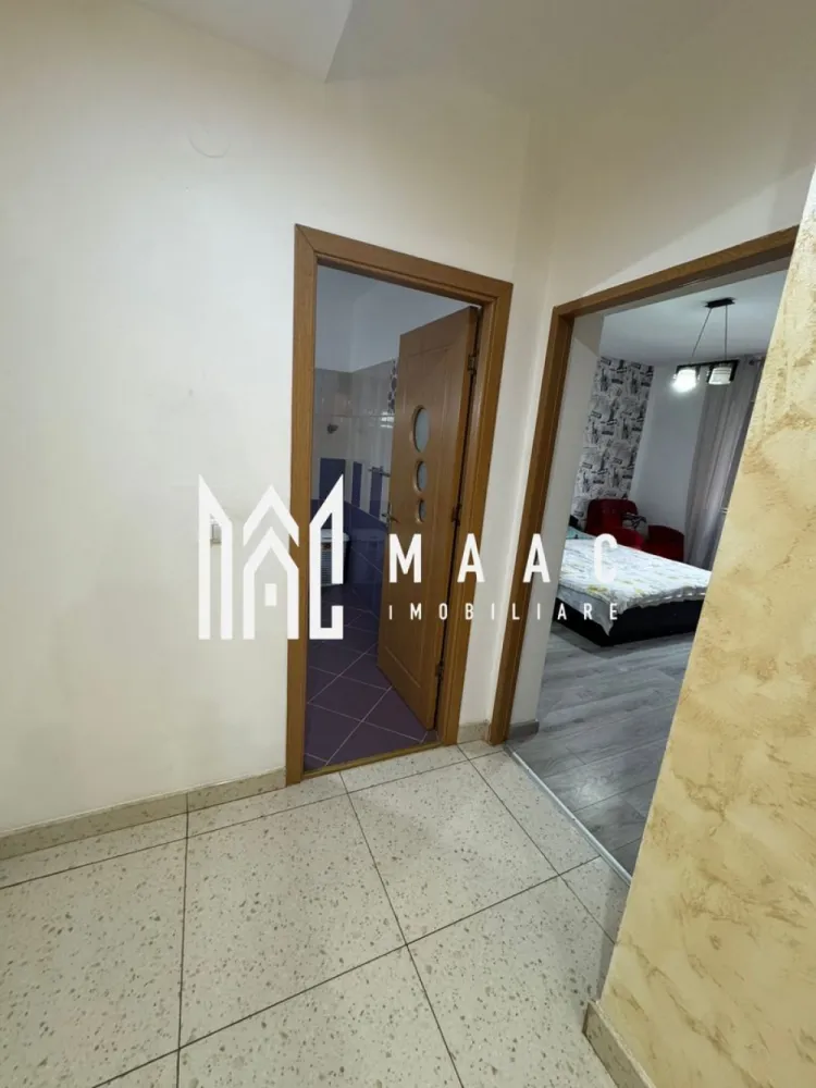 Apartament de închiriat I 2 camere I zona Pictor Brana - MAAC imobiliare va propune spre închiriere un apartament de 2 camere, decomandat,complet mobilat și utilat, situat în zona Pictor Brana, într-o zonă liniștită cu acces rapid către Vasile Aaron. Dispune de parcare proprie,bucătărie închisă ,baie cu geam. Se inchiriaza pe minim 12 luni. Se percepe garantie in cuantumul unei chirii lunare. Chiriasii pot avea un catelus de talie mica. Pentru mai multe detalii precizati telefonic ca ati vazut anuntul cu CP2840254 }}