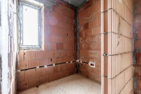 Casă nouă, parțial finalizată – Str. Constituției, Aradul Nou