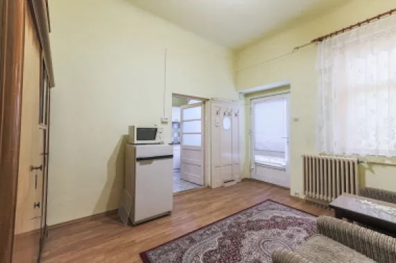 Un etaj întreg. Trei unități. O singură decizie bună.