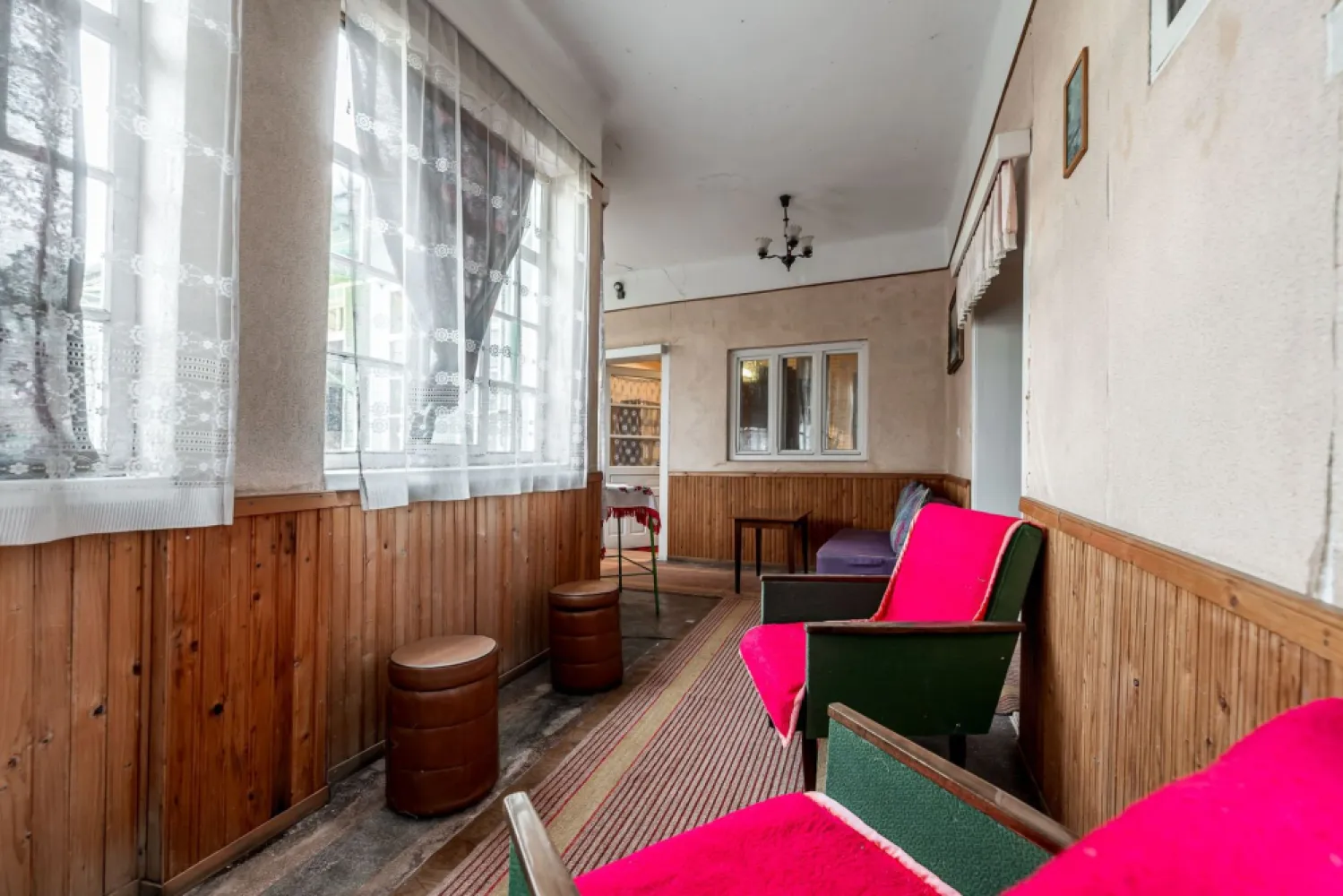 Casă + livadă tânără + curte 2.500 mp în Dorobanți