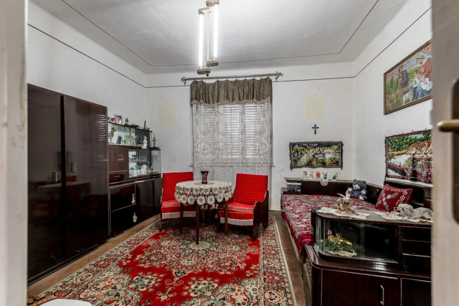 Casă + livadă tânără + curte 2.500 mp în Dorobanți