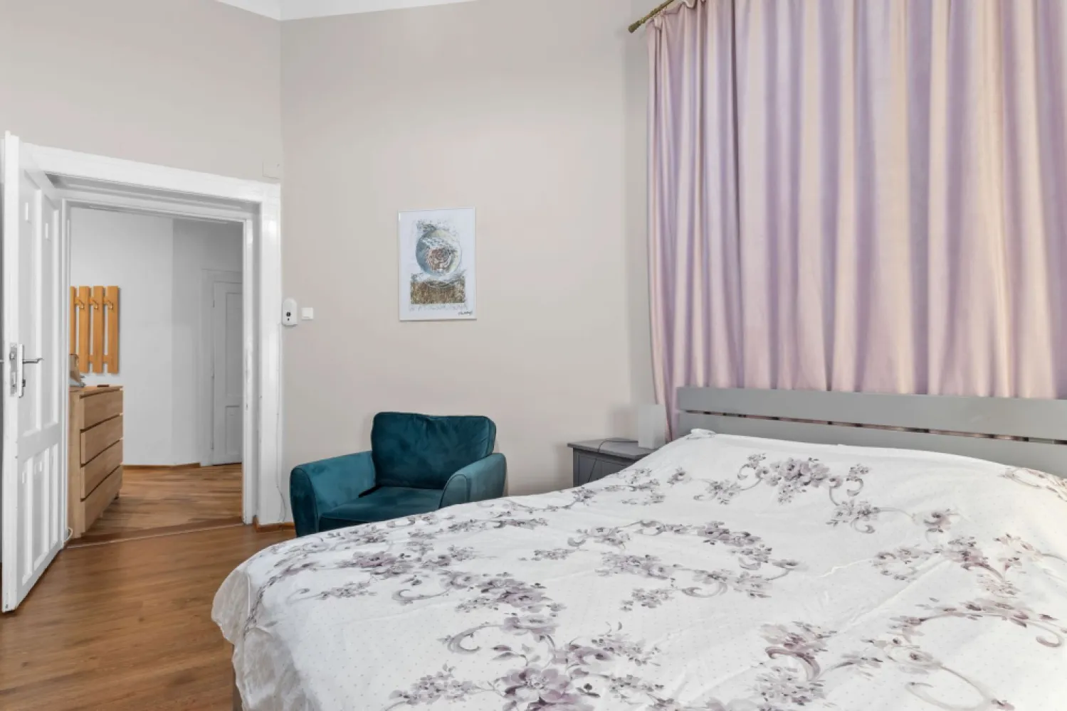 Apartament ultracentral cu 4 camere partial amenajat Comision 0