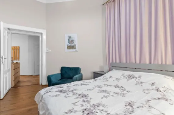 Apartament ultracentral cu 4 camere partial amenajat Comision 0