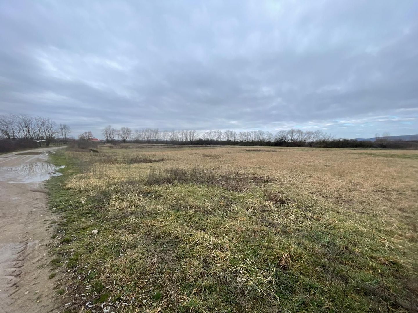 5700 mp Teren intrav. zona Mini Paradis, deschidere 44 ml- 28 eur/mp