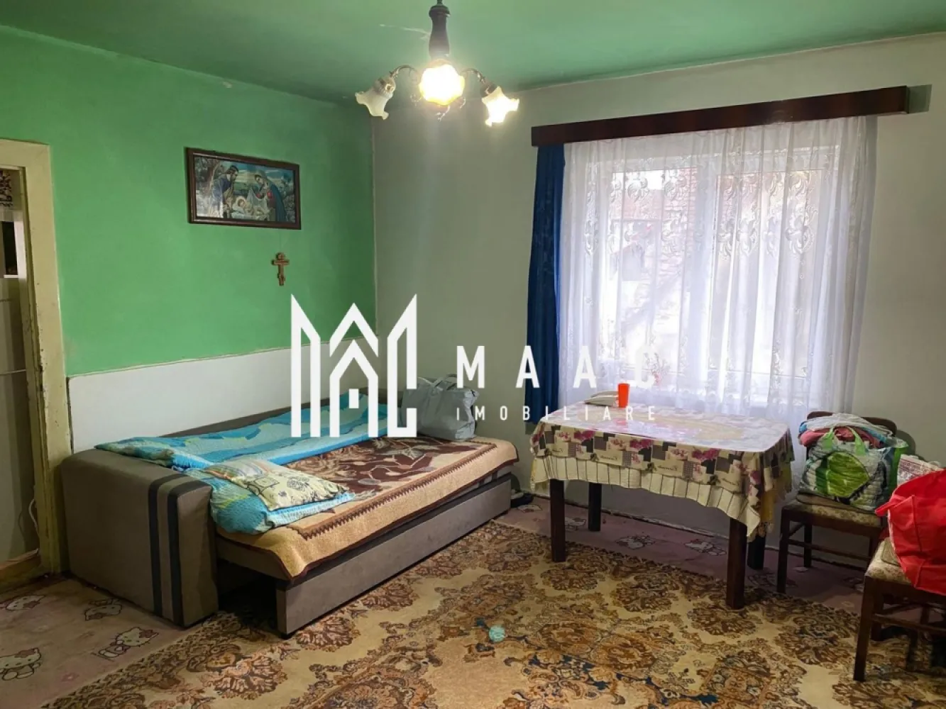 Apartament 1 Camera I Etaj 1 I Pivniță I Central - Vă propunem spre vânzare o garsonieră situată la etajul 1 al unui imobil din zona Centrală. Locuința cuprinde: Camera de zi Bucatareie Pivniță Pod Cota parte de curte în suprafață de 118 mp. Zona centrală pretabilă pentru regim hotelier Pentru informați și vizionari: ID: CP2945338