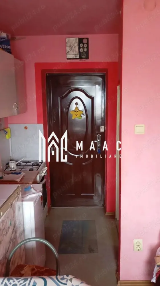 Apartament 1 Camera I Mobilat I Etaj 4 I Zona Tiglari - Va propunem spre vanzare o garsoniera situata la etajul 4 din 4 al unui imobil din zona Tiglari. Complet mobilata si utilata. Disponibil imediat. Zona bine conectata la mijloace de transport in comun, centre comerciale si de invatamant. Pentreu informati si vizionari: ID: 2942567