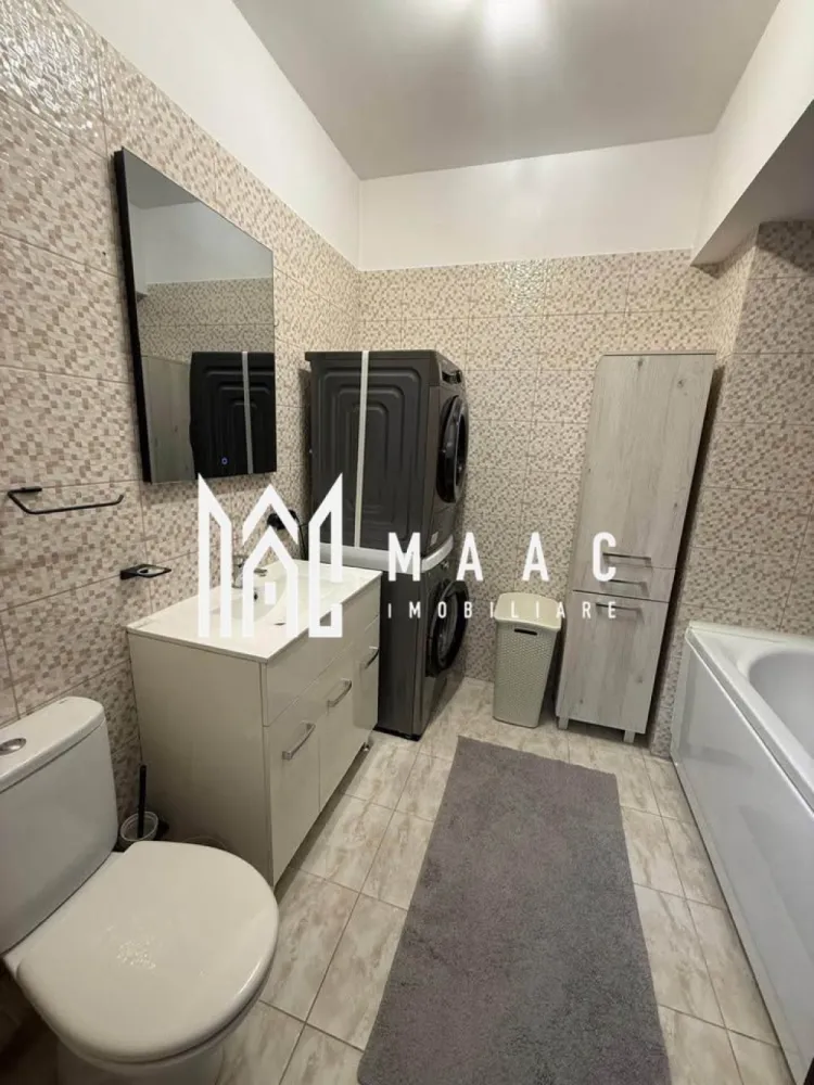Apartament 3 camere | zona centrala | parter | 74 mp - MAAC Imobiliare vă propune spre vânzare un apartament 3 camere elegant, situat în zona centrală, Cartierul Libertății din Râmnicu Vâlcea – o locație apreciată pentru accesibilitate și proximitatea față de toate facilitățile urbane. Apartamentul este amplasat la parter înalt și are o suprafață utilă de 65 mp (74 mp total), fiind ideal atât pentru locuință personală, cât și pentru investiție. Proprietatea se vinde complet mobilată și utilată LUX, cu finisaje și dotări de calitate superioară, pregătită pentru mutare imediată. 🔹 Compartimentare: ✔ Living spațios și luminos ✔ 2 dormitoare confortabile ✔ Bucătărie complet utilată ✔ Baie modern amenajată Poziționarea centrală oferă acces rapid către magazine, școli, instituții publice, restaurante și mijloace de transport, ceea ce face din această proprietate o alegere excelentă pentru un stil de viață comod și activ. Un apartament rafinat, într-o zonă premium, care îmbină confortul cu eleganța. Pentru mai multe informații și programarea unei vizionări, echipa MAAC Imobiliare vă stă la dispoziție! CP2947228 }}
