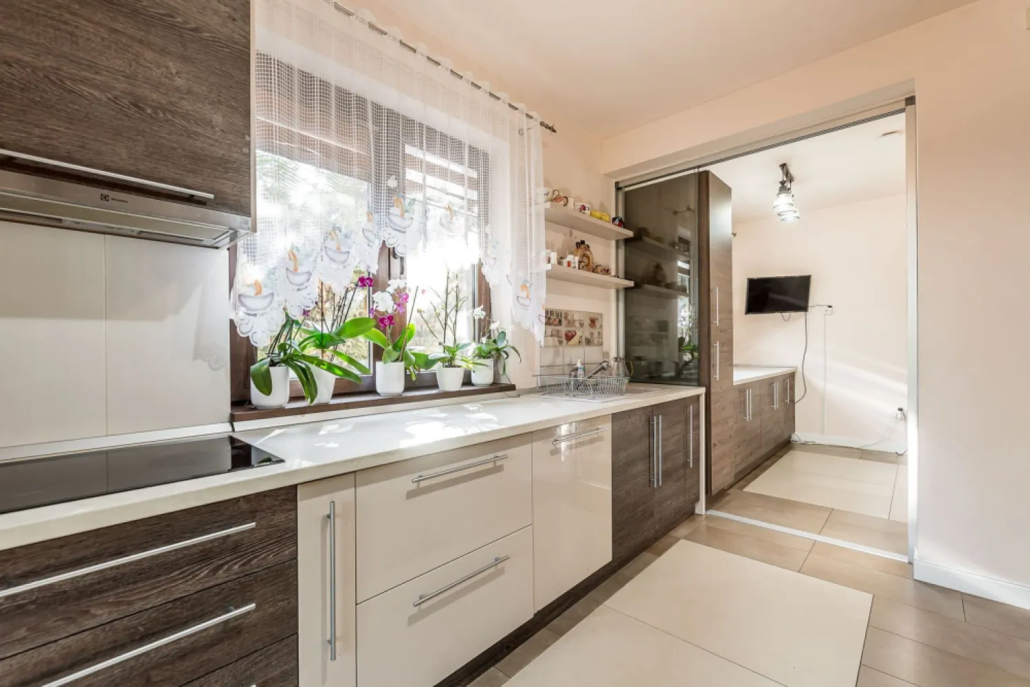 Casă smart, independentă energetic | teren 720 mp | 5 camere