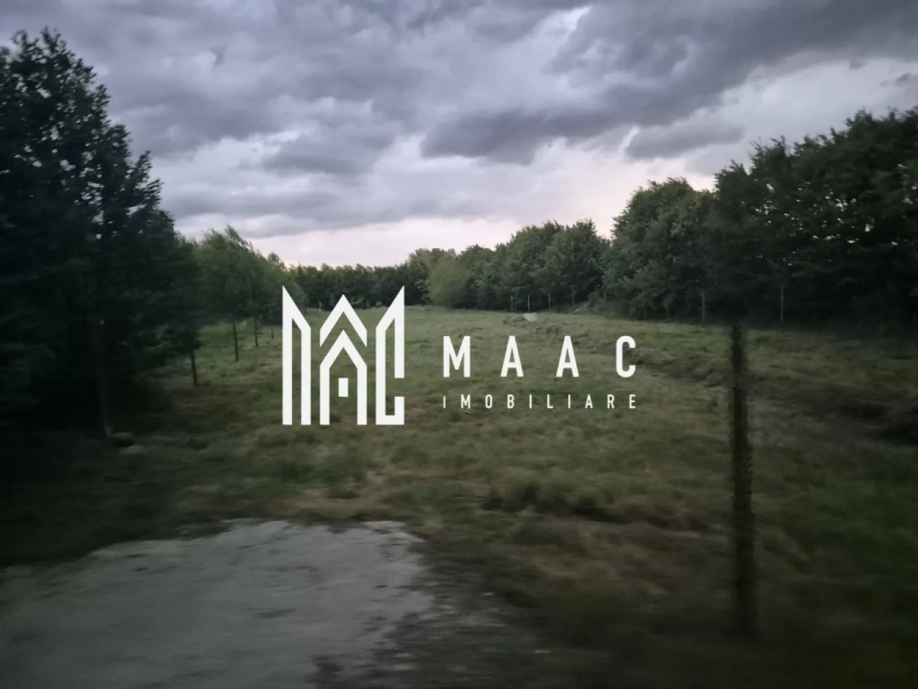 SUPEROFERTA Teren Intravilian Valea Avrigului Sibiu - MAAC Imobiliare va propune teren intravilan de vânzare – Valea Avrigului, Sibiu Caracteristici principale: Suprafață totală: 2.000 mp, situat într-o zonă intravilană, cu toate actele în regulă și autorizație de construcție valabilă Deschidere la drum: 19 metri, cu acces facil pentru orice tip de autovehicul Poziționare: în apropiere de Private Place Valea Avrigului, oferind un cadru liniștit și exclusivist Facilități și dotări: Fântână recent amenajată, asigurând sursa proprie de apă Teren parțial împrejmuit, oferind siguranță și delimitare clară a proprietății Priveliște spectaculoasă spre munți, ideală pentru locuință sau proiect rezidențial Beneficii suplimentare: Posibilitate de a construi imediat datorită autorizației neexpirate Zonă în continuă dezvoltare, cu potențial ridicat de valorizare a investiției Pentru mai multe detalii precizati telefonic ca ati vazut anuntul cu ID CP2948417 }}